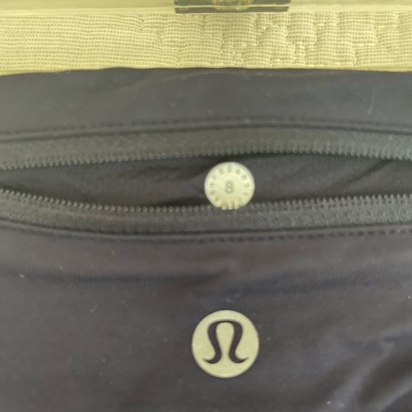 Full length navy blue Lululemon leggings w/ pockets - Picture 5 of 7